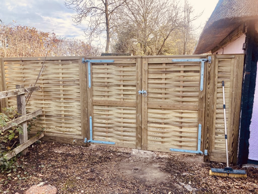 Woven fence panels St Neots Cambridgeshire (13)