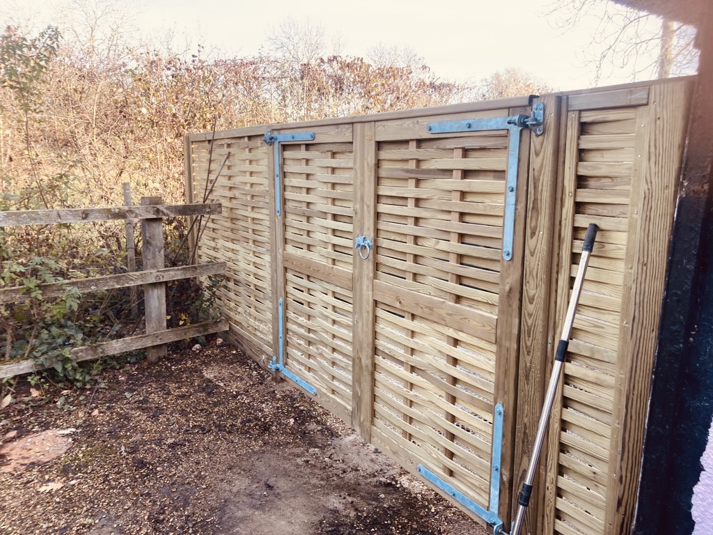 Woven fence panels St Neots Cambridgeshire (2)