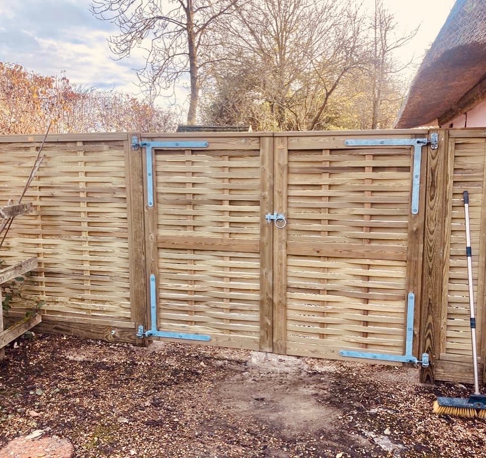 Woven fence panels St Neots Cambridgeshire (9)